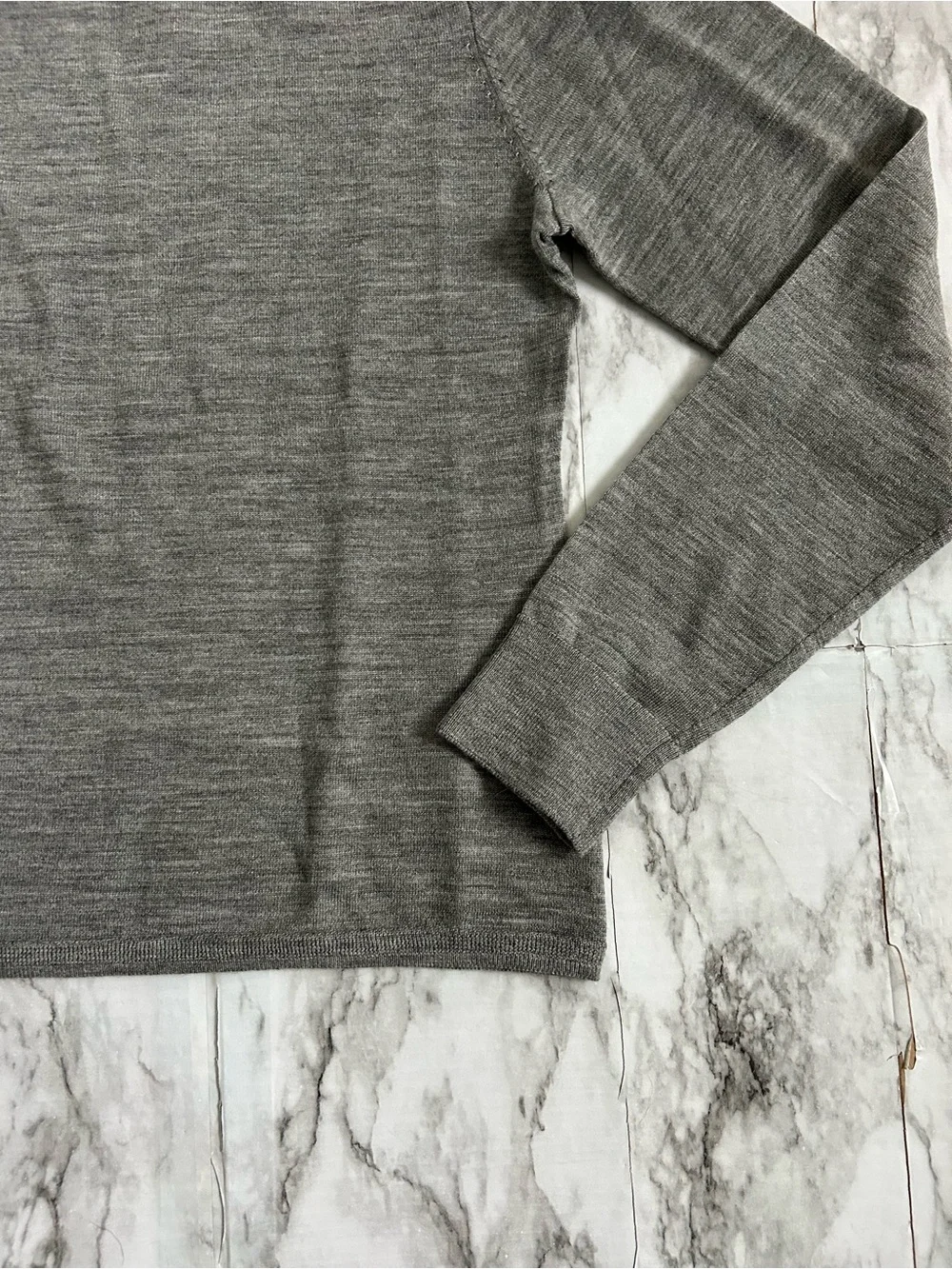 J. Crew | women’s size medium 100% merino wool Carolyn fitted crewneck sweater